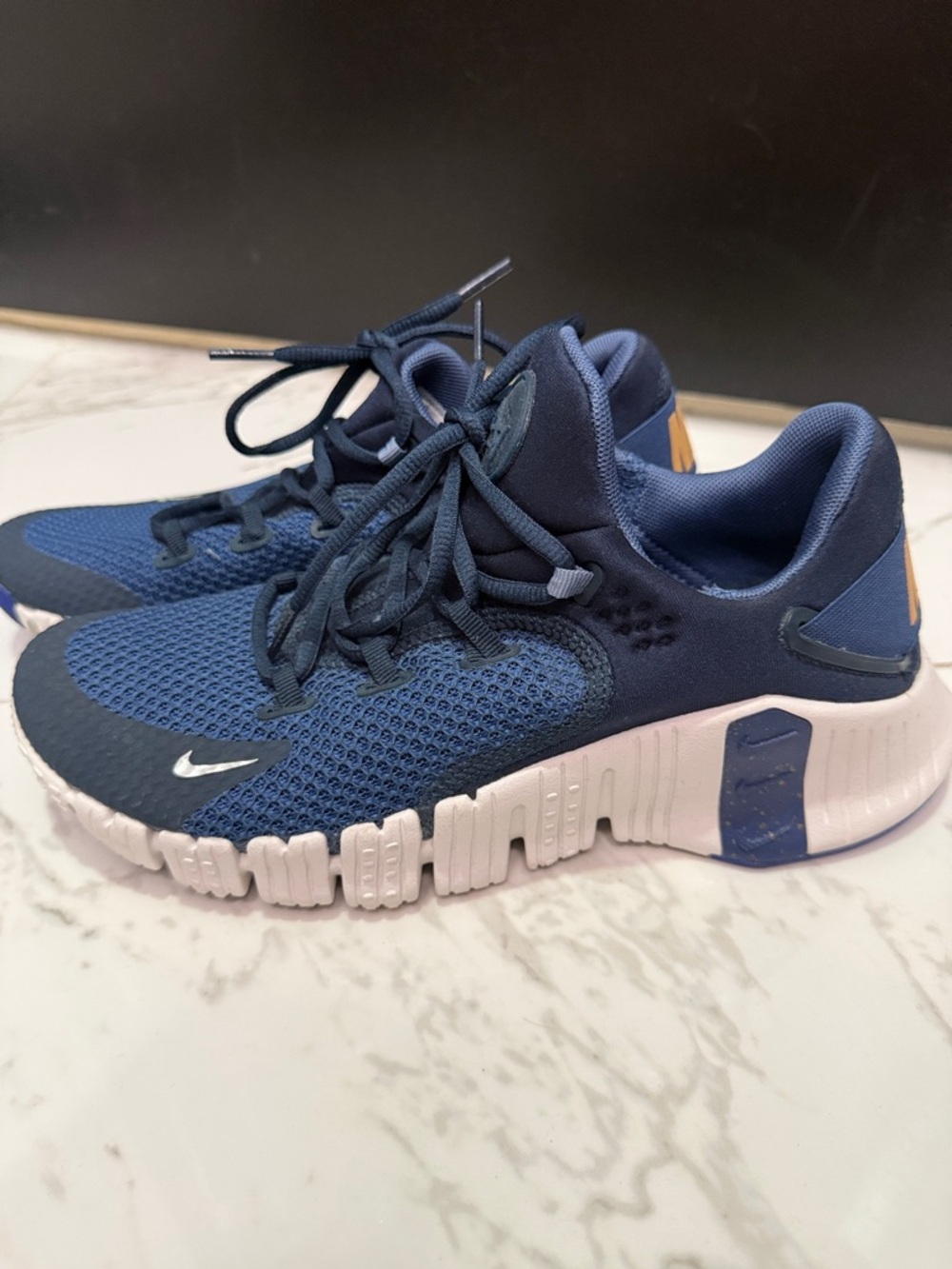 Nike women Navy Blue and White Flexible Mesh Sneakers